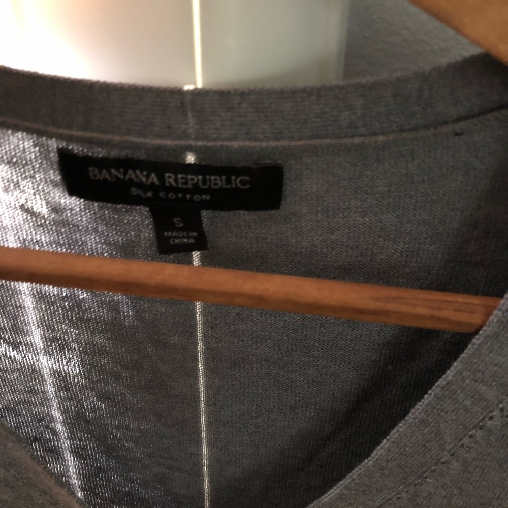 Banana Republic v neck - Picture 4 of 5